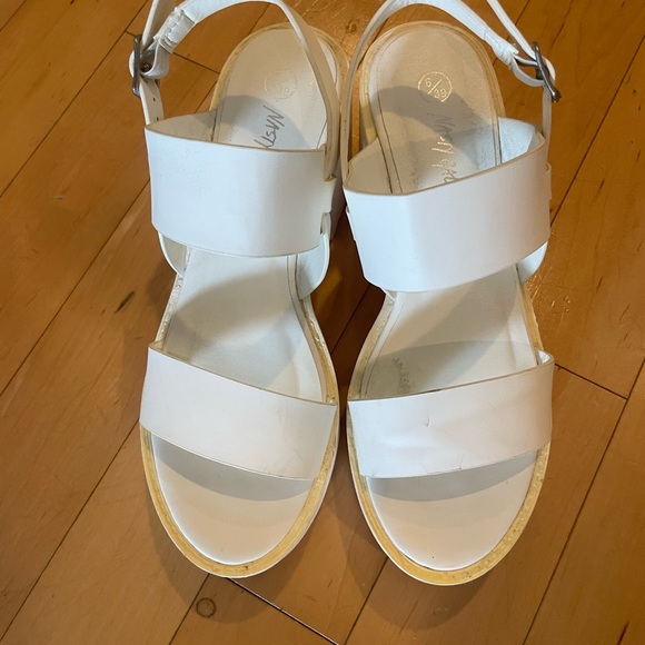 Nasty Gal Faux Leather Cleated Chunky White Sandals - Picture 6 of 9
